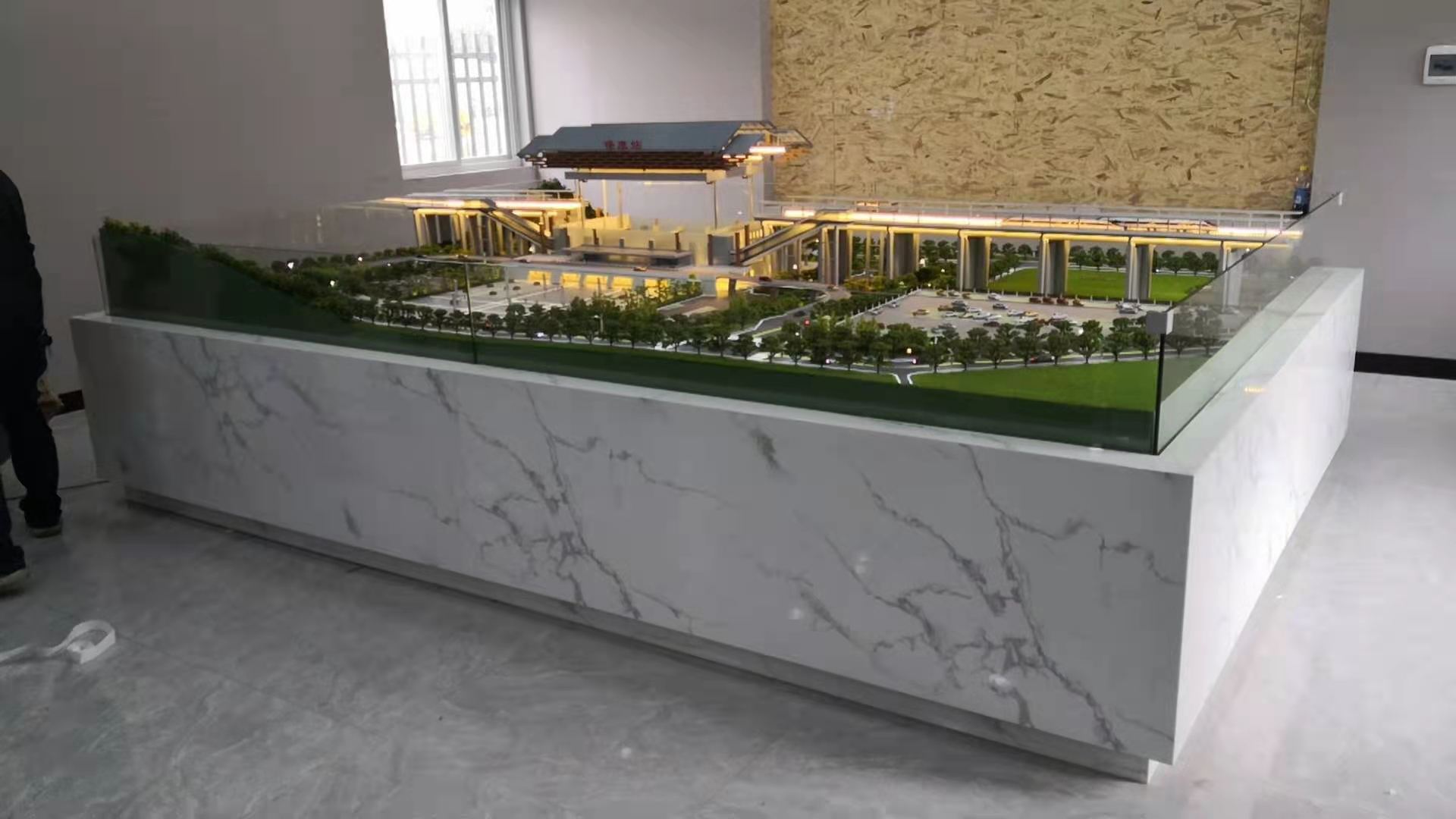 襄陽?？蹈哞F站升降沙盤1